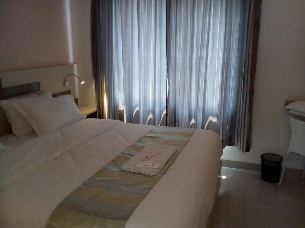 The Arizon At Malioboro Hotel Yogyakarta Kültér fotó